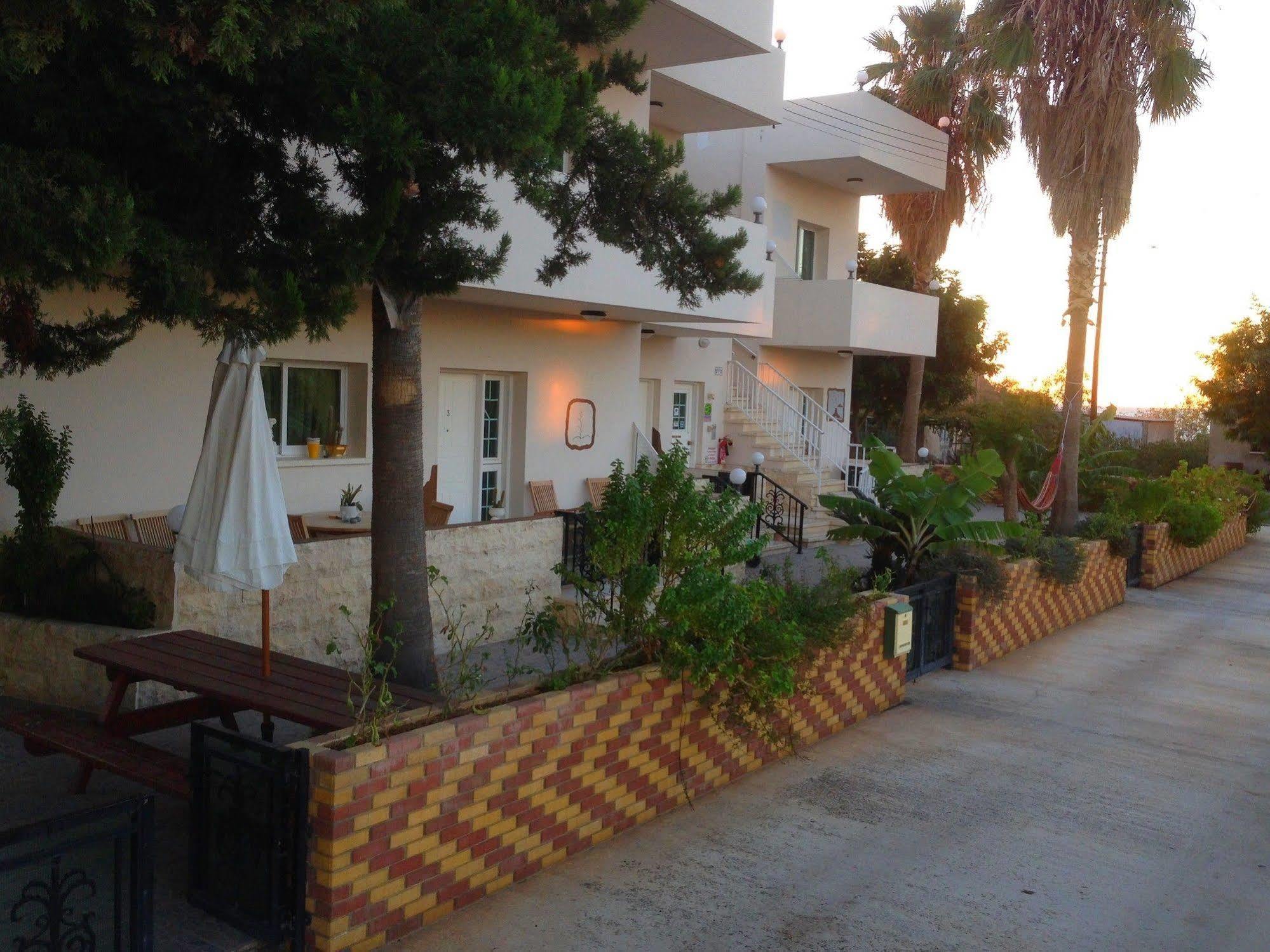 Astrofegia Apartments Near The Sea Agia Marina  Exterior foto